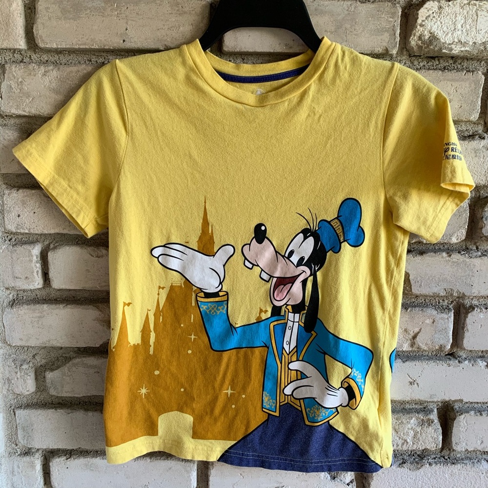 Disney opening shirt for shanghai with goofy